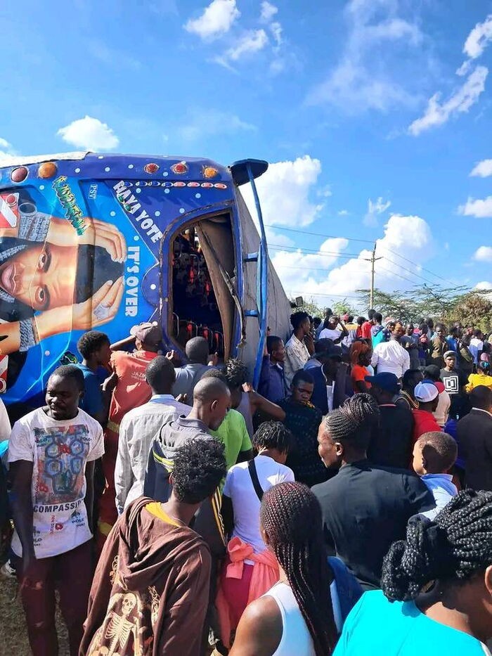 actualité Plusieurs blessés transportés à l'hôpital après le renversement d'un bus sur la route de Thika