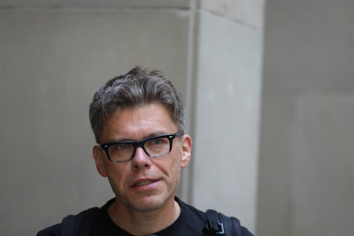 Wiec poparcia "Wspieramy sedziego Gaciarka w powrocie do pracy!" - przed warszawskiem Sadem Okregowym