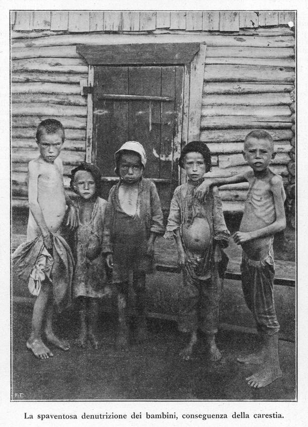 Klęska głodu w Rosji. Głodujące dzieci w 1922 r.