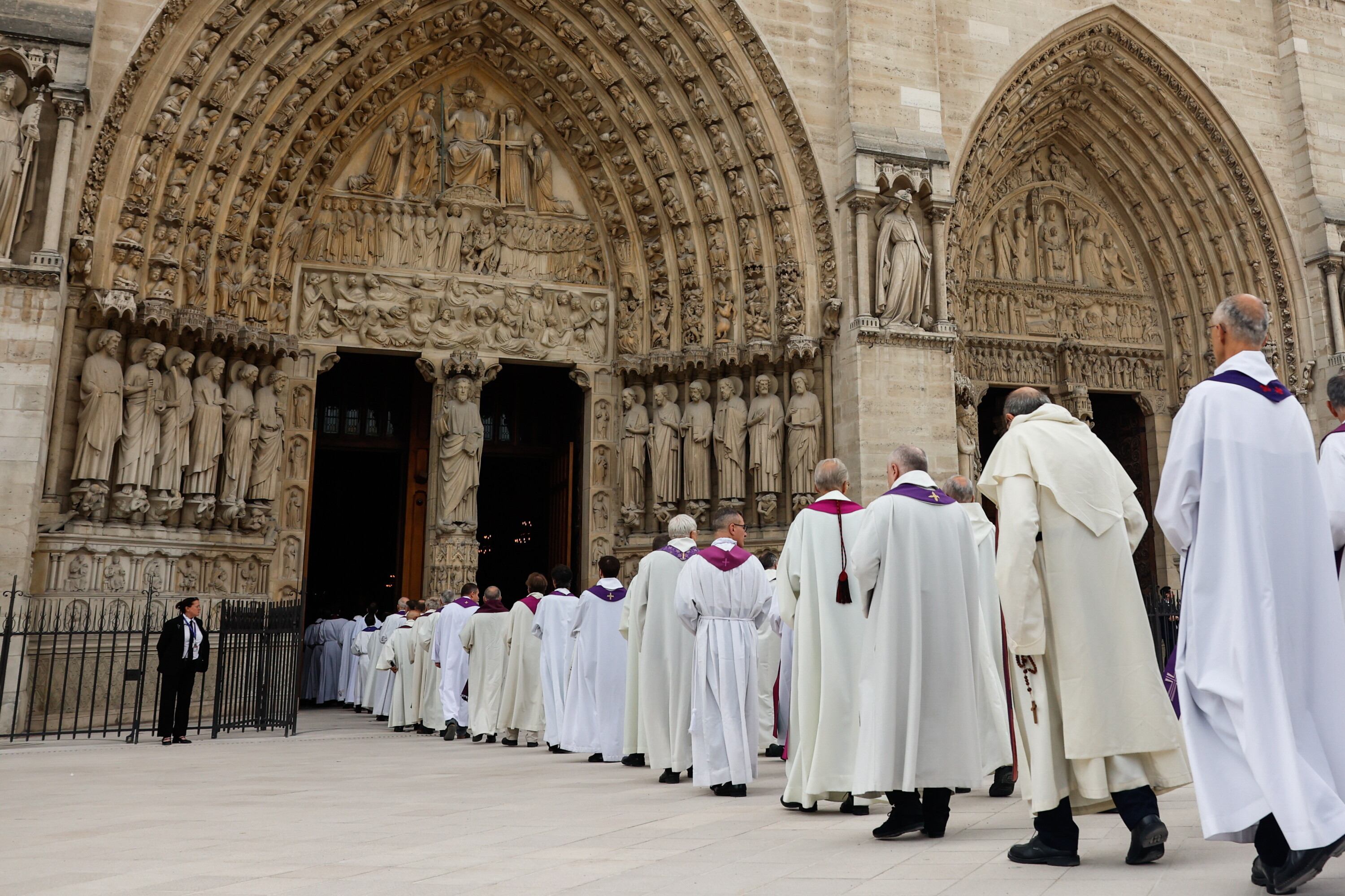 Pogrzeb kardynała Vingt-Trois w Notre-Dame w Paryżu