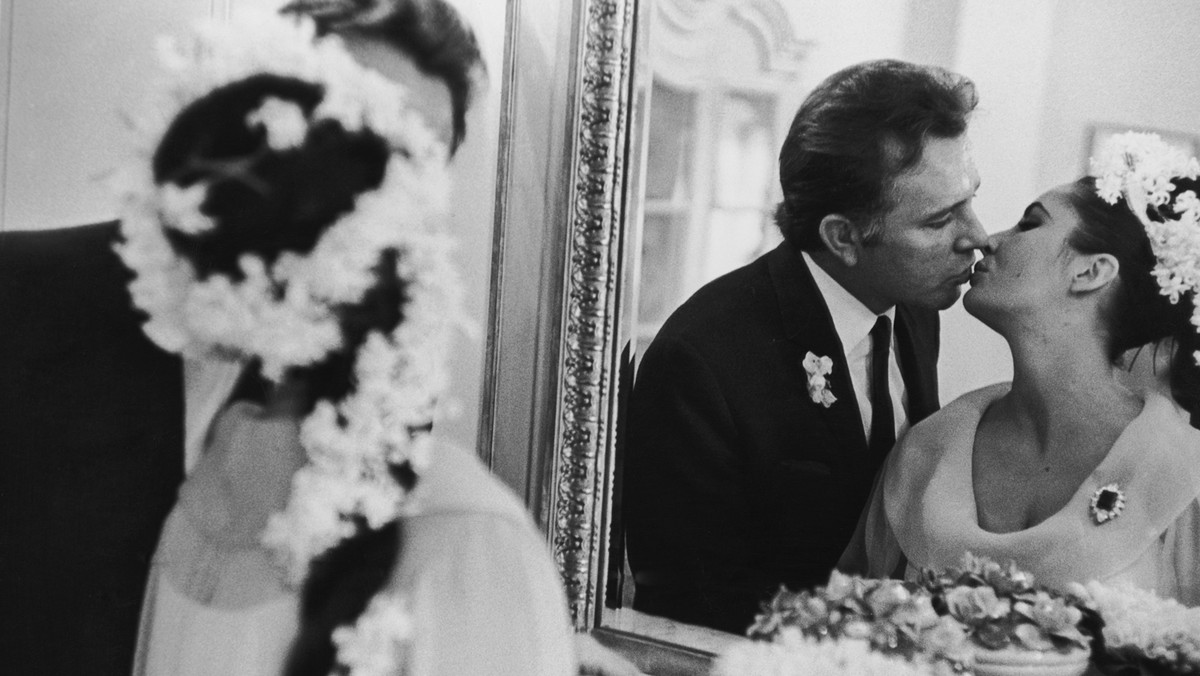 Wdowa po Richardzie Burtonie ma serdecznie dość opowiadań o "wielkiej miłości", jaka łączyła jej męża z jego byłą żoną Elizabeth Taylor.