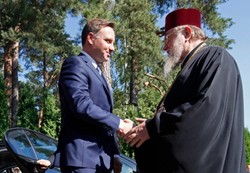 Pielgrzymi idący na klęczkach, śpiewy i prezydent Duda. Mistyczne święto na Świętej Górze Grabarce. ZDJĘCIA