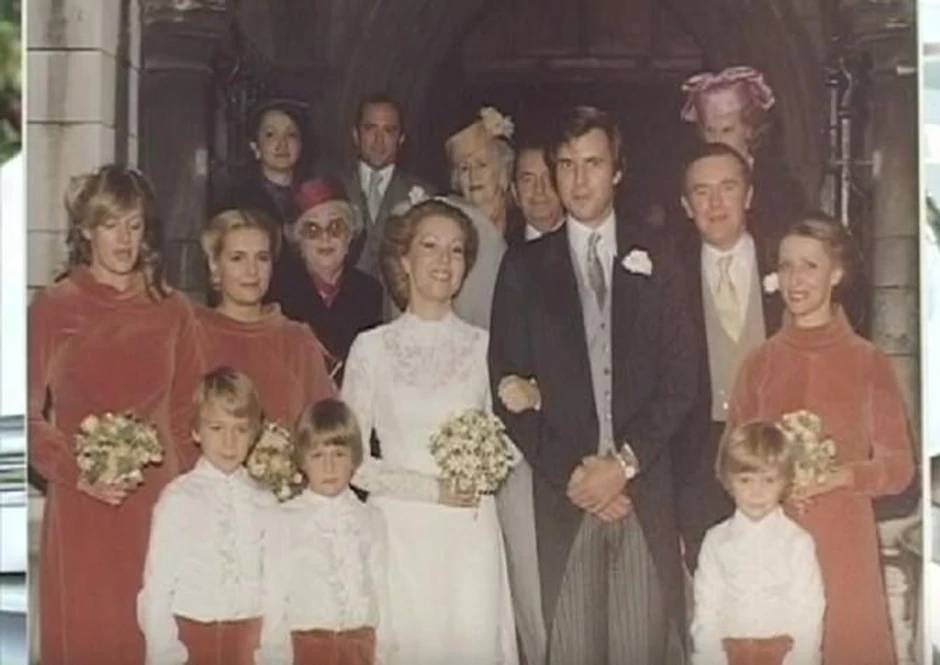 Lolica i Džonatan ispred vestministerske opatije