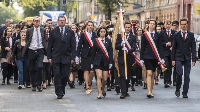 I Liceum Ogólnokształcące w Łodzi, popularny „Koper" obchodzi jubileusz 110 lat istnienia. Parada licealistów ulicami Łodzi