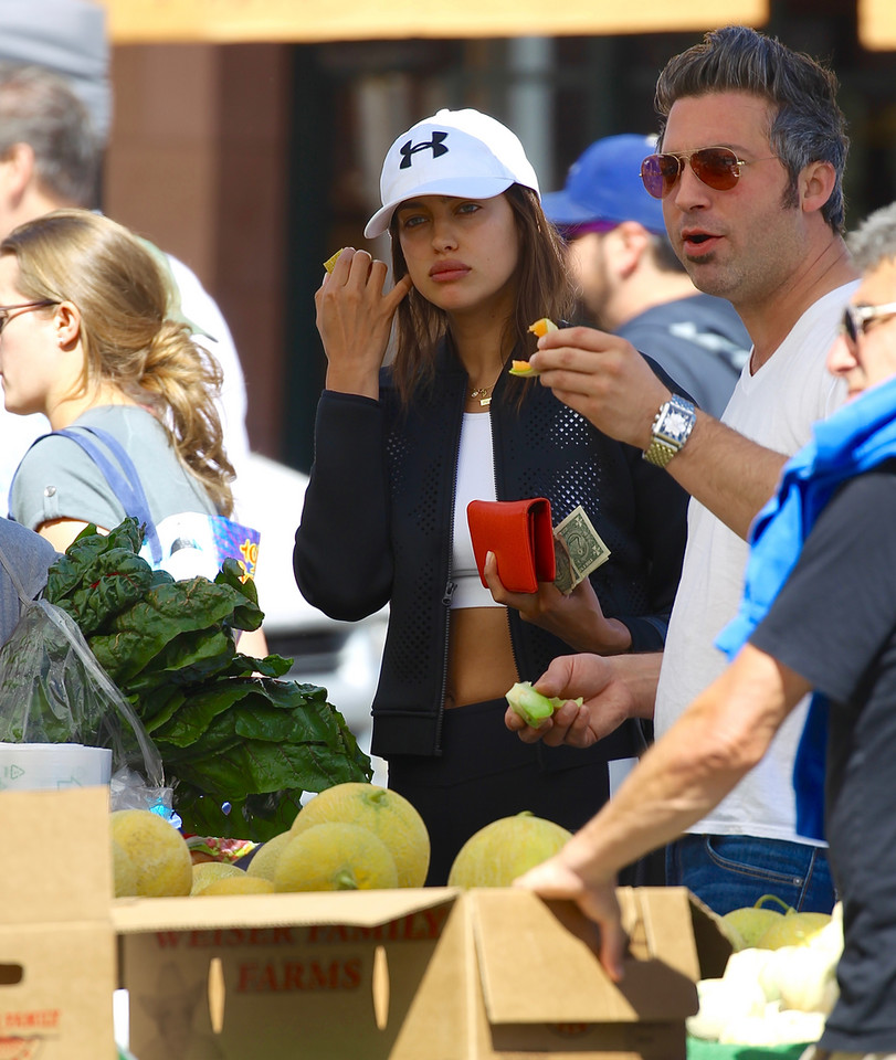 Irina Shayk na targu w Santa Monica