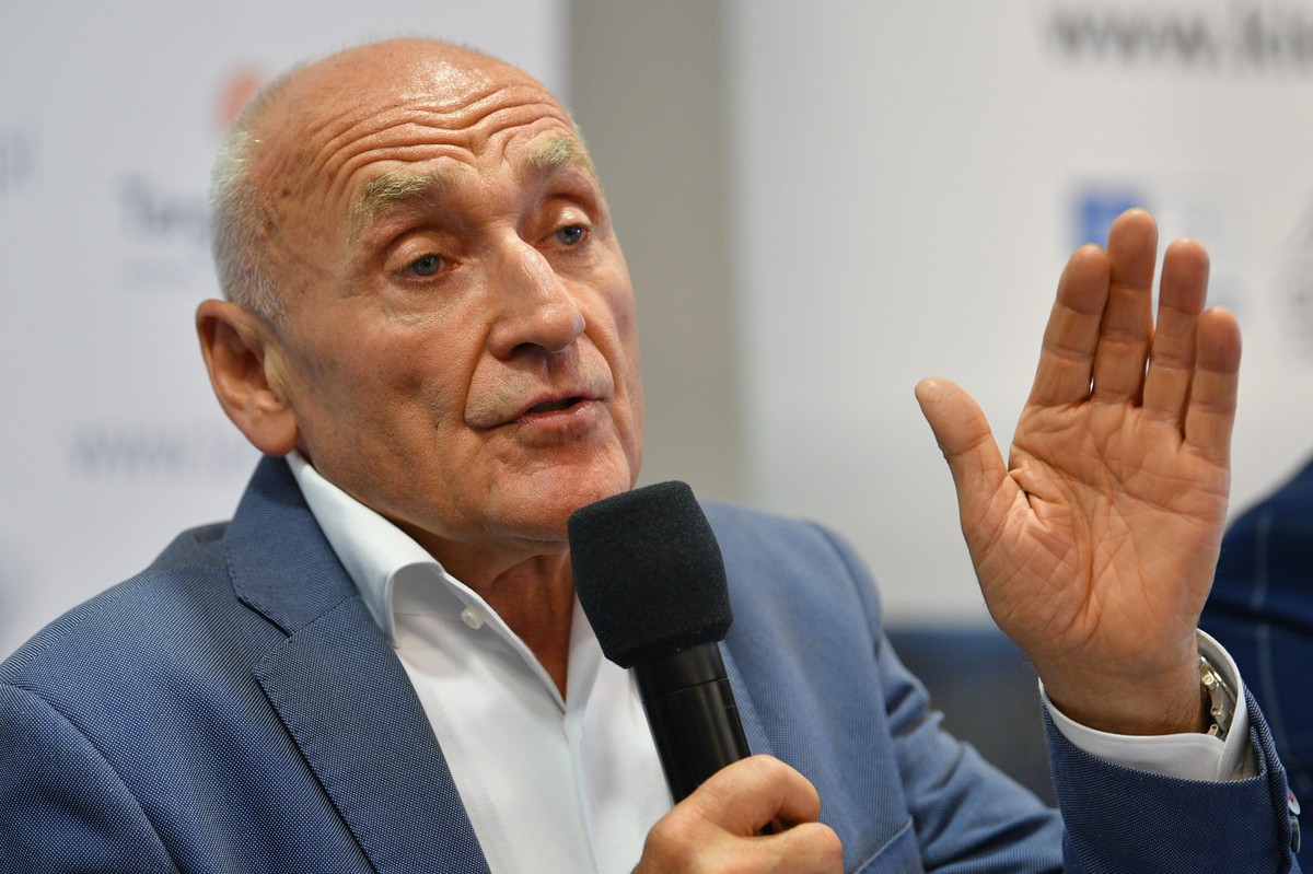 Dyrektor TdP Czesław Lang podczas konferencji prasowej inaugurującej 79. edycję wyścigu kolarskiego Tour de Pologne