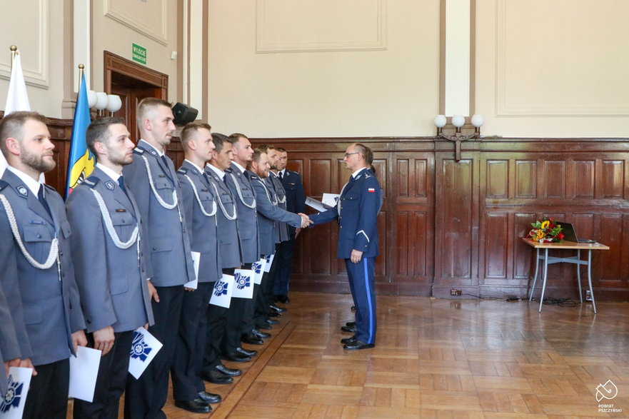 Święto policji w Pszczynie i awanse funkcjonariuszy - 20.07.2022 - autor: powiat