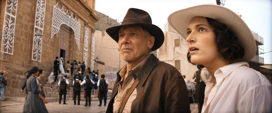 Harrison Ford oraz Phoebe Waller-Bridge w filmie "Indiana Jones i artefakt przeznaczenia"