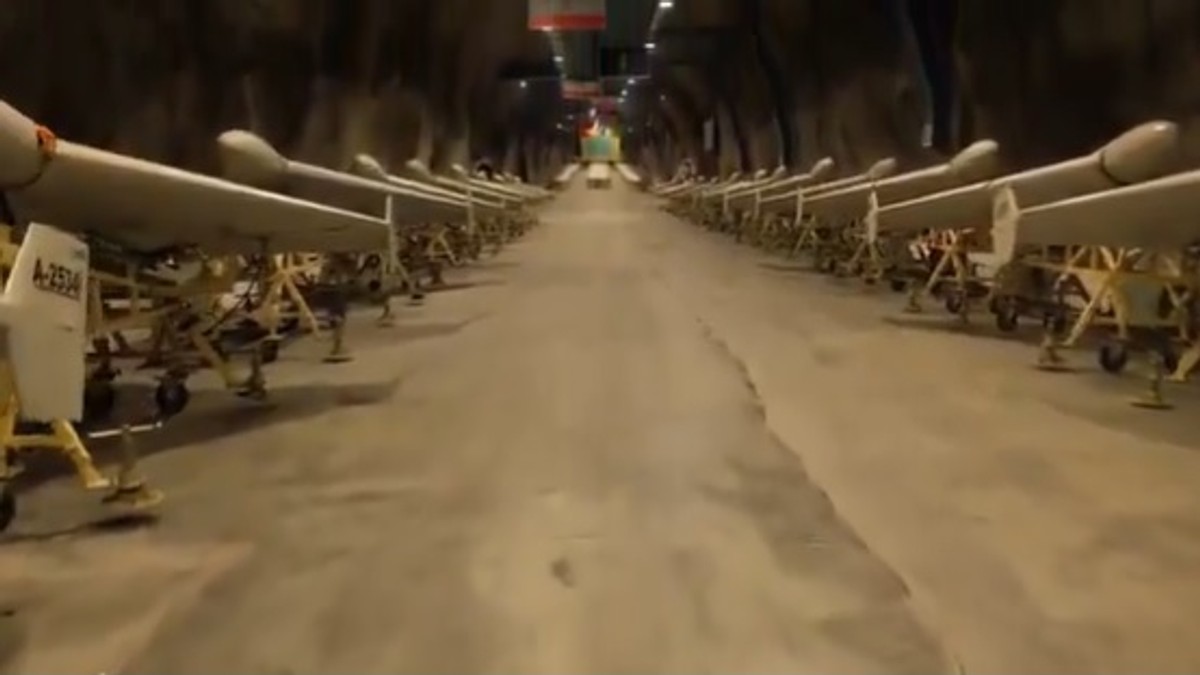 Iranski dronovi na snimku iz tunela