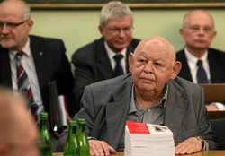 Urban zadaje cios SLD. Chodzi o uchwałę w sprawie Przemyka