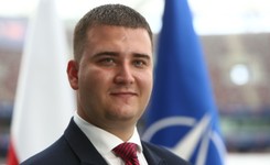 Maciej Miłosz: Misiewicz a sprawa polska, czyli Macierewicz ma rację