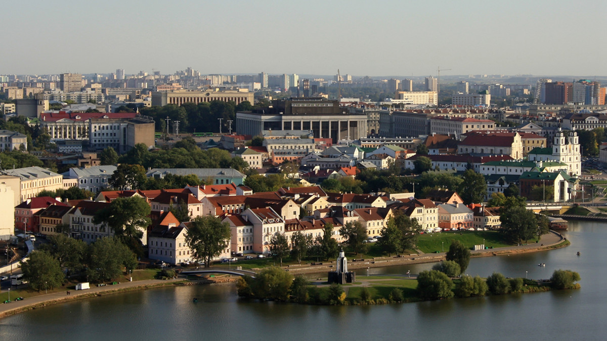 Przebieg wyborów do niższej izby białoruskiego parlamentu, Izby Reprezentantów, w niedzielę będzie śledzić ponad 40 tys. obserwatorów, w tym 45 z Polski.