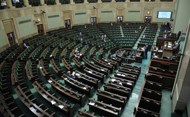 Za rozszerzeniem porządku dziennego obrad o ten punkt głosowało 72 posłów, a przeciwnych było 348, 2 posłów wstrzymało się od głosu.