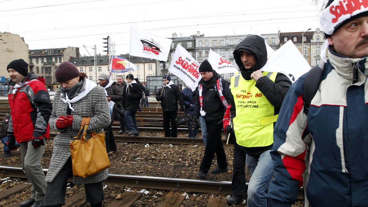 Strajk na Śląsku to porażka dialogu, mimo że rząd zrealizował znaczną część postulatów komitetu protestacyjnego - powiedział we wtorek wicepremier i minister gospodarki Janusz Piechociński.