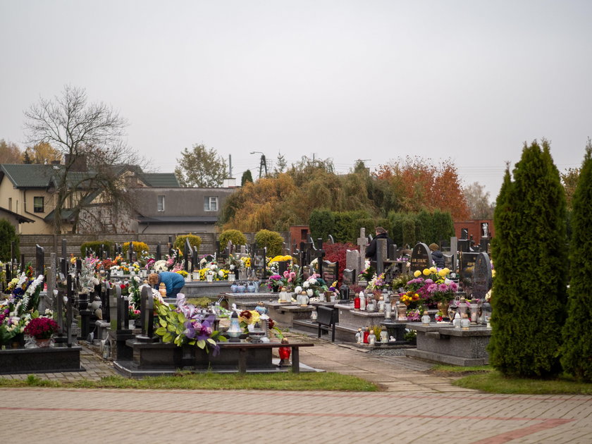 Ten cmentarz jest otwarty. Proboszcz zamienił go w park