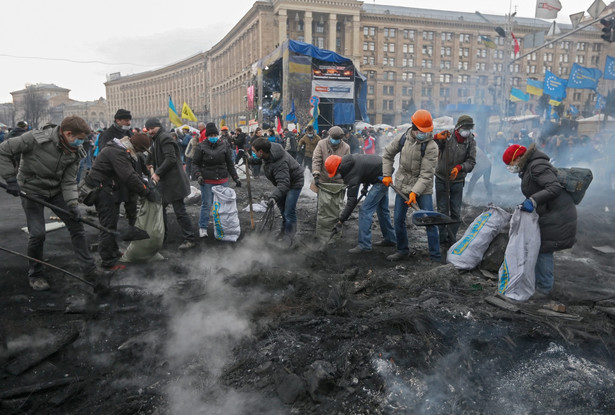 Sikorski na Majdanie. Czy przekona demonstrantów do ugody z Janukowyczem?