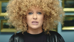 'Nagasaki', czyli Nosowska w muzeum. Niezwykły nowy TELEDYSK wokalistki