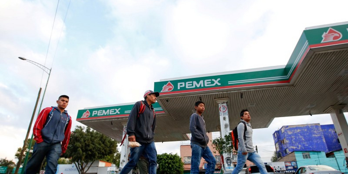 Mexico says gasoline prices to rise as much as 20.1% in January