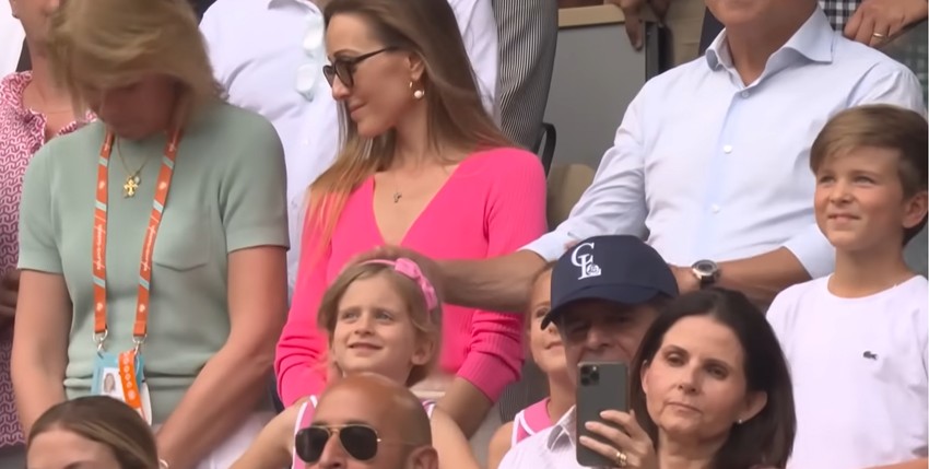 Ko je preslatka devojčica u loži Novaka Đokovića