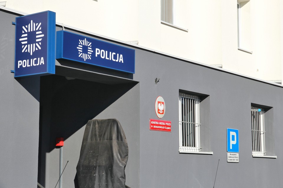 Redaktor naczelny "Faktów i mitów" zatrzymany. Policja w redakcji
