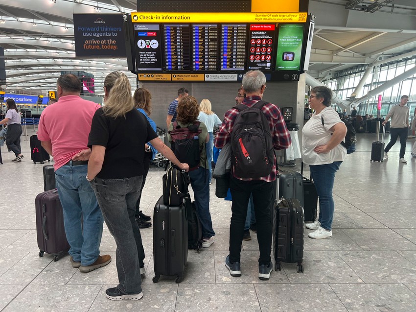 Sajber napad odložio letove na evropskim aerodromima - Hitrou