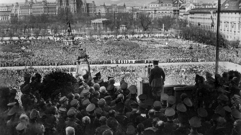 Anschluss Austrii: Hitler ogłasza Anschluss w Wiedniu, 15 marca 1938 r., fot. Bundesarchiv, Bild 183-1987-0922-500