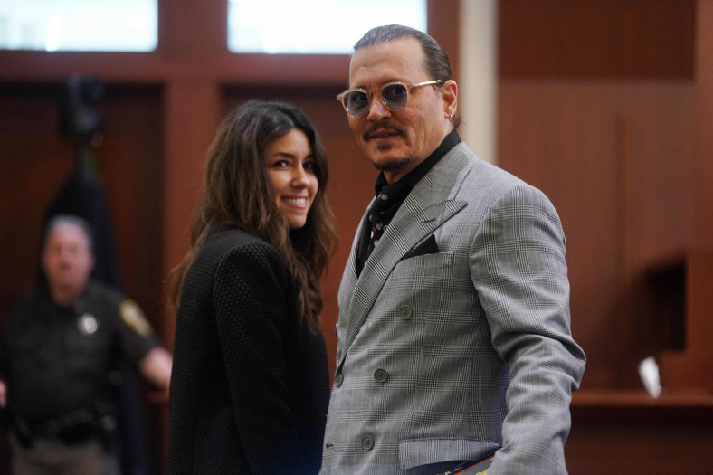 Camille Vasquez i Johnny Depp na sali sądowej, 2022 r.