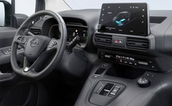 Opel Combo‑e Life wjeżdża do gry. Ogromny bagażnik i elektryczny napęd