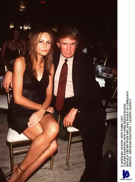 Melania Trump i Donald Trump, 1999 rok / Arnaldo Magnani / GettyImages 