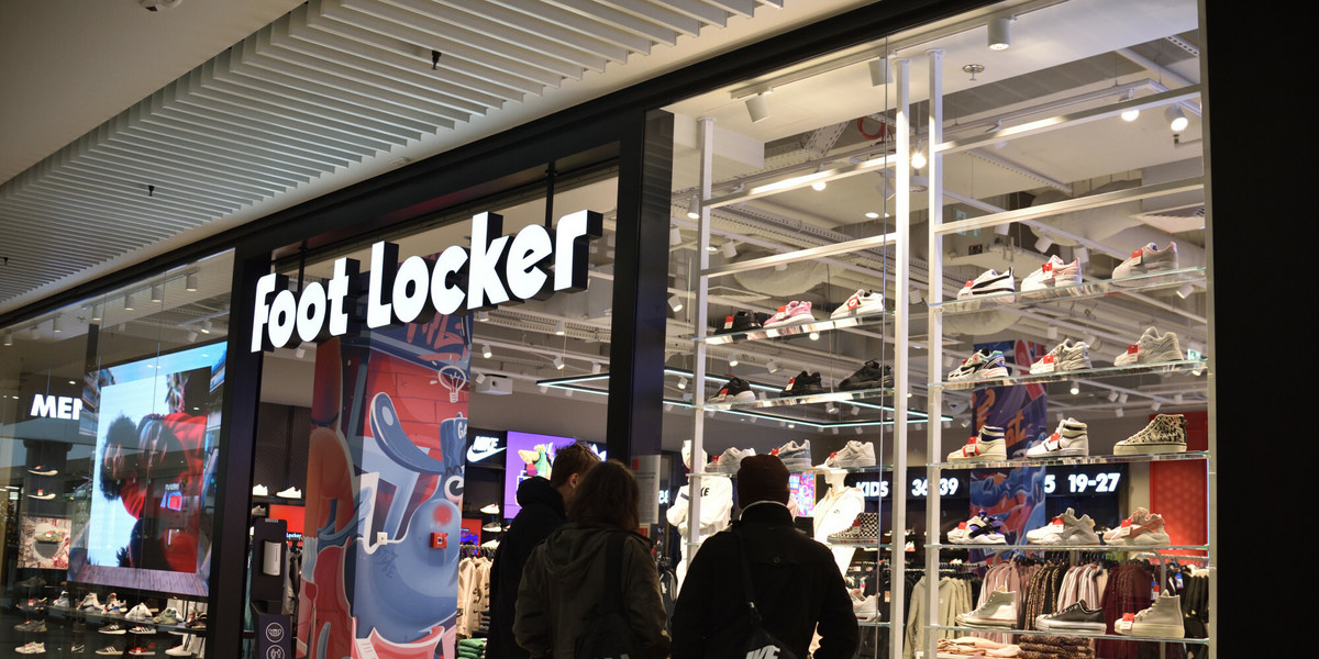 Foot Locker zamyka 400 sklepów