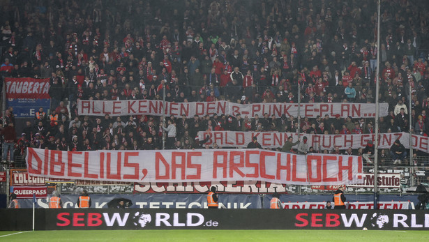 Protest kibiców podczas meczu VfL Bochum - Bayern Monachium