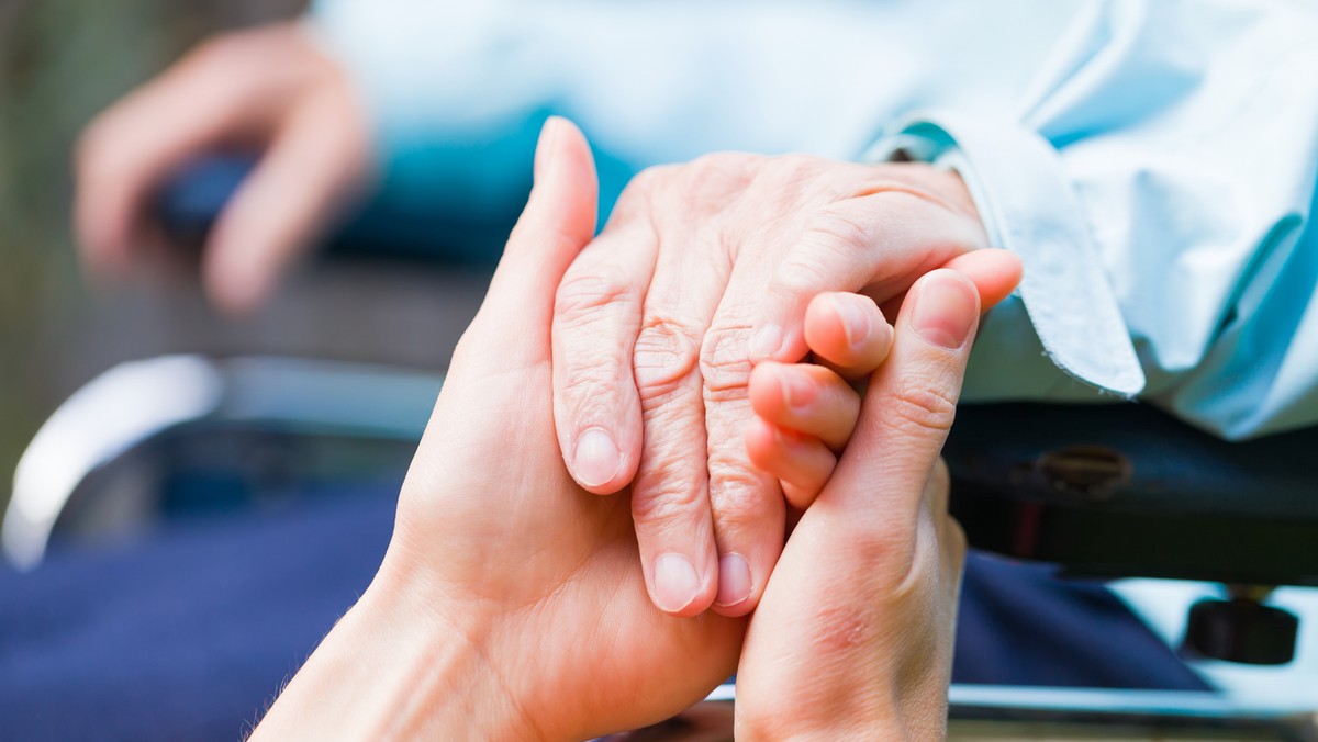 Prawie 100 tys. zł zebrano podczas zbiórki publicznej na rzecz Hospicjum św. Kamila w Gorzowie Wlkp. Na ulicach miasta kwestowało ponad tysiąc wolontariuszy. Zbiórka odbyła się po raz 18. – poinformował dyr. hospicjum Marek Lewandowski.