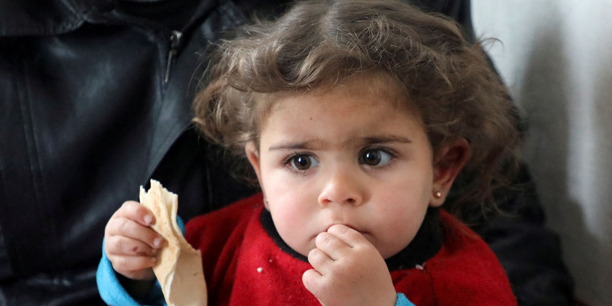 Mała Raghad Ismail w trzęsieniu ziemi w Syrii straciła matkę i rodzeństwo.