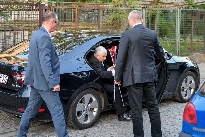 Tajemniczy pobyt prezesa w szpitalu. Na co choruje prezes?