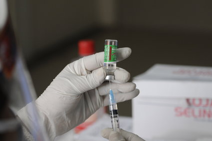 Nowe dane na temat szczepionki od AstraZeneca. 100 proc. ochrony przed ciężkim przebiegiem COVID