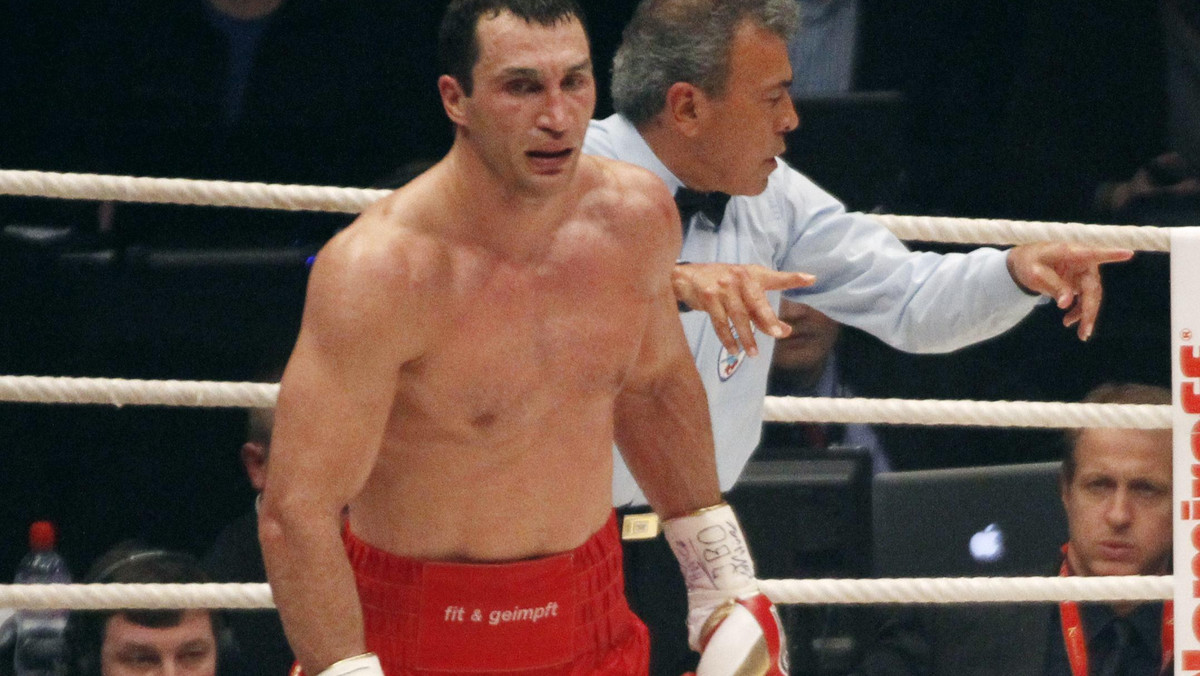 Obóz czempiona IBF i WBO wagi ciężkiej Władimira Kliczki nie kryje zadowolenia z faktu, że ostatecznie to Samuel Peter będzie rywalem Ukraińca w kolejnej walce mistrzowskiej. Nigeryjczyk zastąpił w roli oponenta "Dr Stalowego Młota" Aleksandra Powietkina, który w regulaminowym czasie 14 dni od daty rozstrzygnięcia przetargu na organizację pojedynku nie złożył podpisu na kontrakcie.