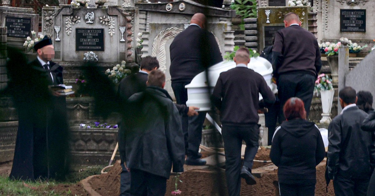 Eltemették a Nyíregyházán meggyilkolt 12 éves Rebekát: édesanyja nem mert elmenni a búcsúztatóra