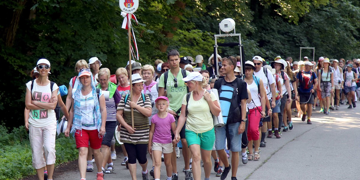 Co roku tysiące wiernych zmierza na Jasną Górę.