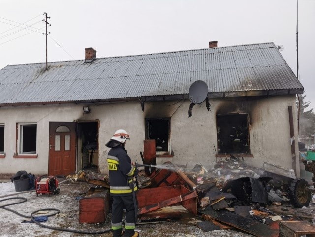 Pożar domu w Skrzynnie w pow. wieluńskim