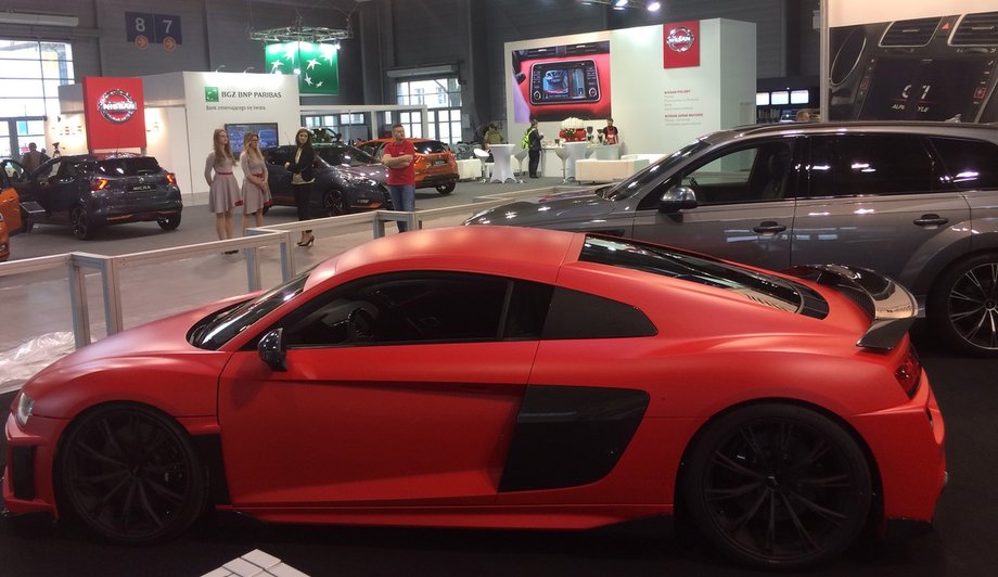 Po raz pierwszy na targach Poznań Motor Show gości firma ABT. Pokazuje m.in. ulepszoną wersję Audi R8, z poprawioną aerodynamiką, wzmocnionym silnikiem i obniżoną o 50 kg masą auta. 