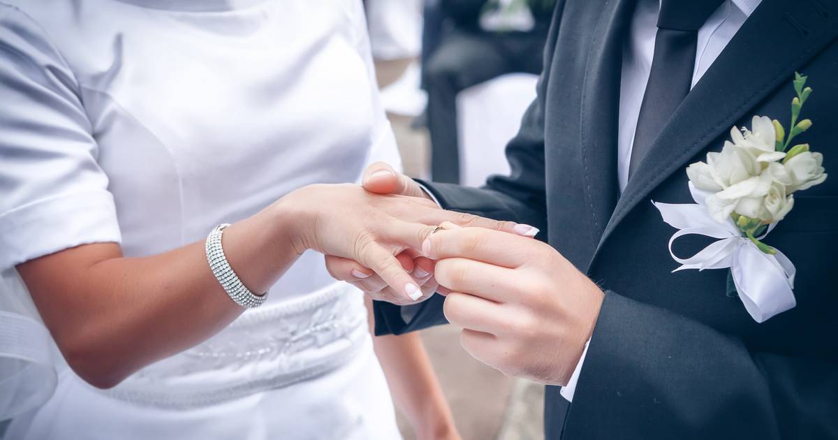 Ujawniła zdradę narzeczonego podczas ślubu. Zamiast przysięgi odczytała SMS-y od kochanki