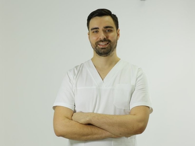 Dr Miloš Živković Hijaluronski fileri dokazano vraćaju sat unazad 5