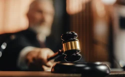 Zdumiewający wyrok sądu. Kobieta winna rozwodu, bo nie nazywała teściowej "mamą"