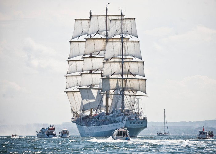 W gdyńskim porcie gościło 106 największych żaglowców świata. Na niedzielę zaplanowano paradę żaglowców na wodach Zatoki Gdanskiej