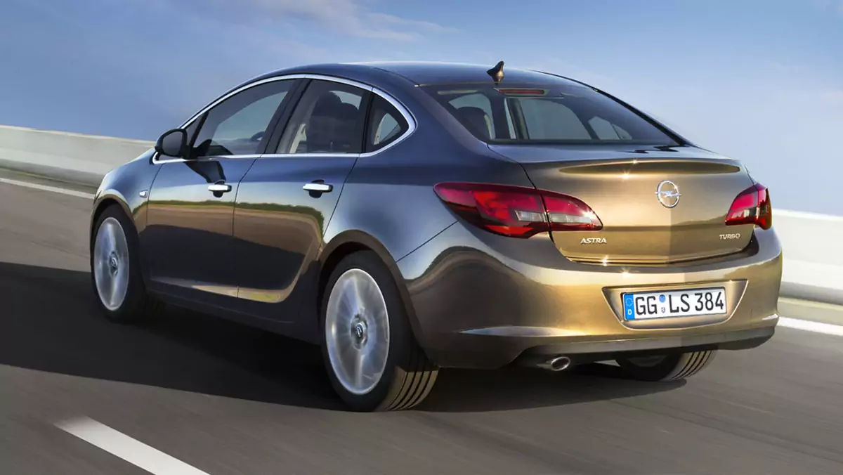 Nowy Opel Astra Sedan: ceny i wyposażenie