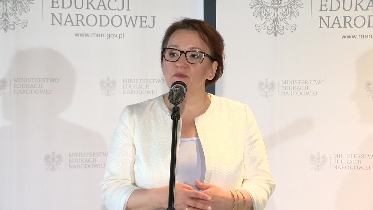 "Szkoła nowoczesna i wartościowa" czy "nostalgia za PRL-em"? Komentarze nt. projektu reformy szkolnictwa