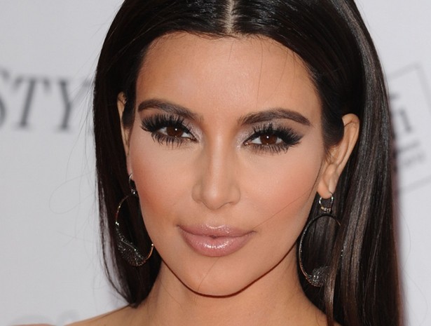 Usta Kim Kardashian puchną w ciąży