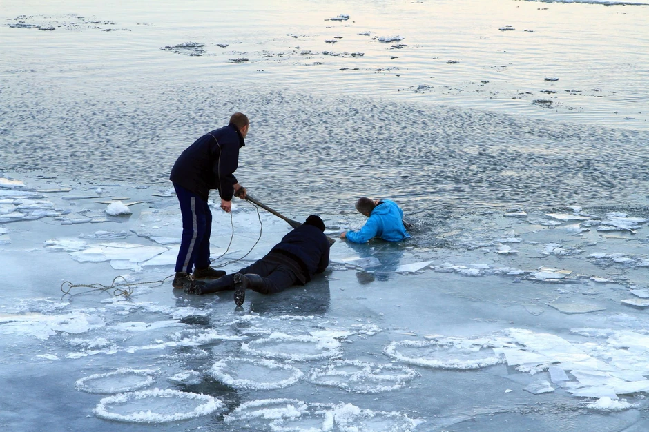 I čovek upao u ledeni Dunav