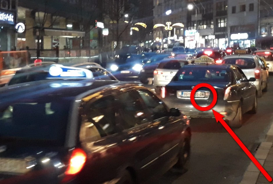 Taksista bez TX tablica snimljen juče u Kolarčevoj