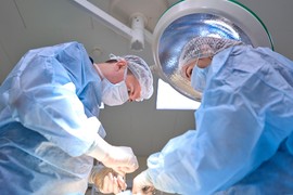 Punih 10 GODINA posle porođaja patila je od NEPREKIDNIH INFEKCIJA: Kad su lekari uradili laparoskopiju, nisu mogli da veruju ŠTA JE ŽENA IMALA U STOMAKU